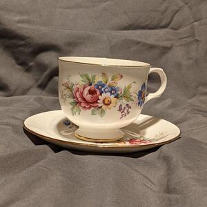 VINTAGE SADLER WELLINGTON FINE BONE CHINA TEACUP & SAUCER MADE IN ENGLAND
